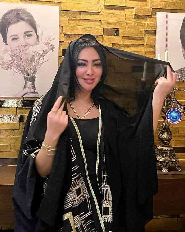 ميرهان حسين بعبائة سعودية